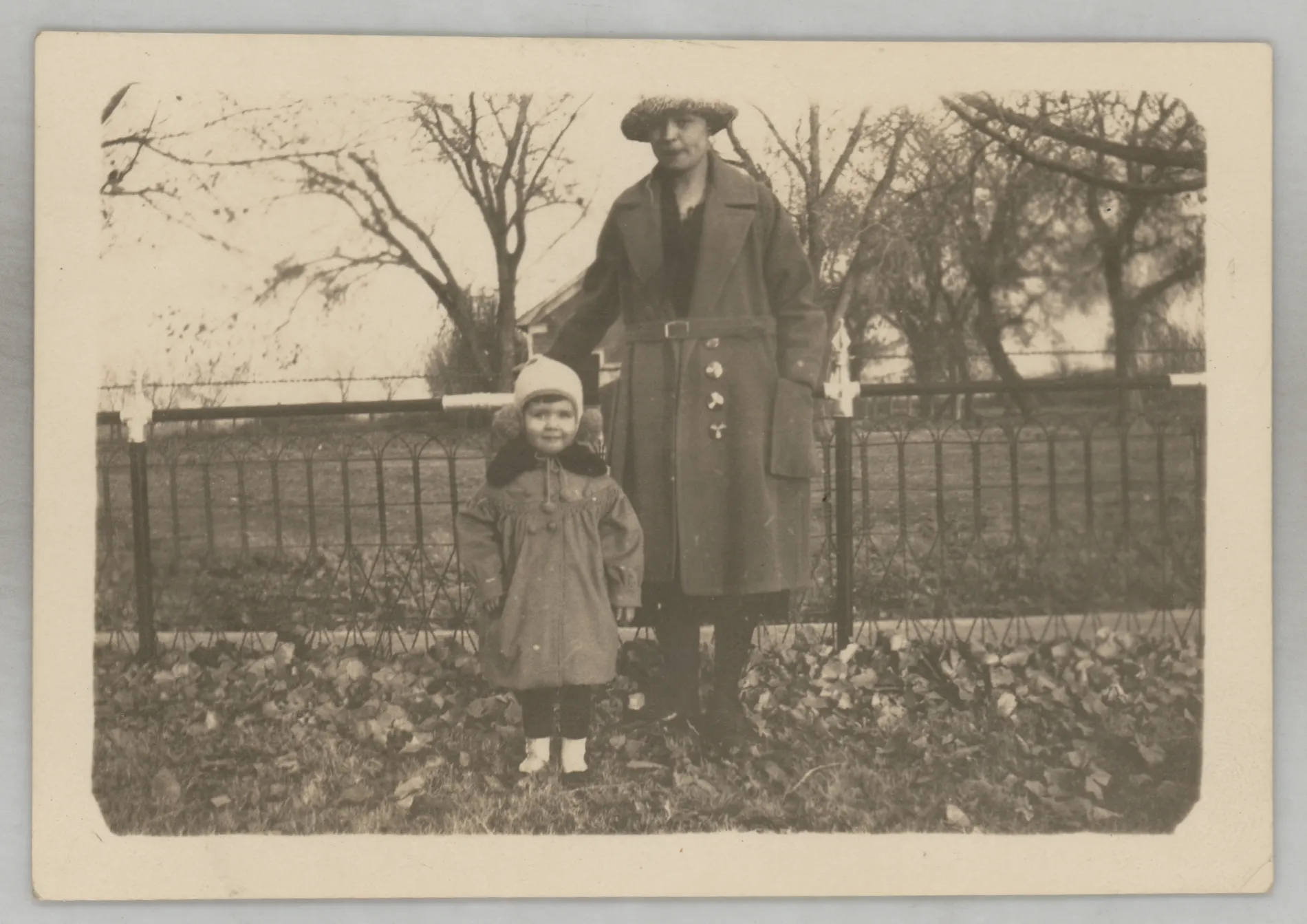 This photograph depicts Sammy McKinstry standing next to an unknown woman.