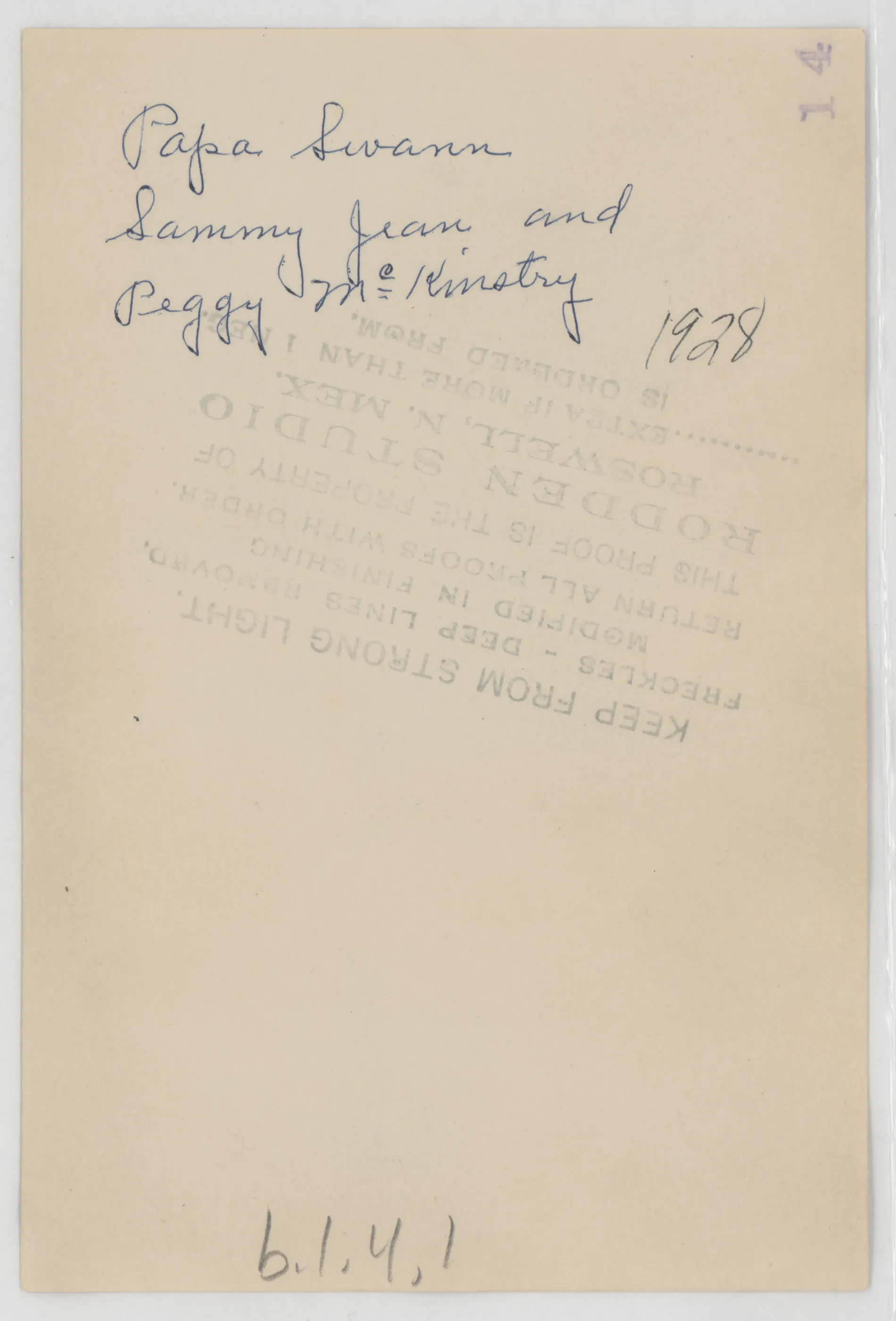 Verso: [Austin Swann with granddaughters Sammy, Jean, and Peggy McKinstry]