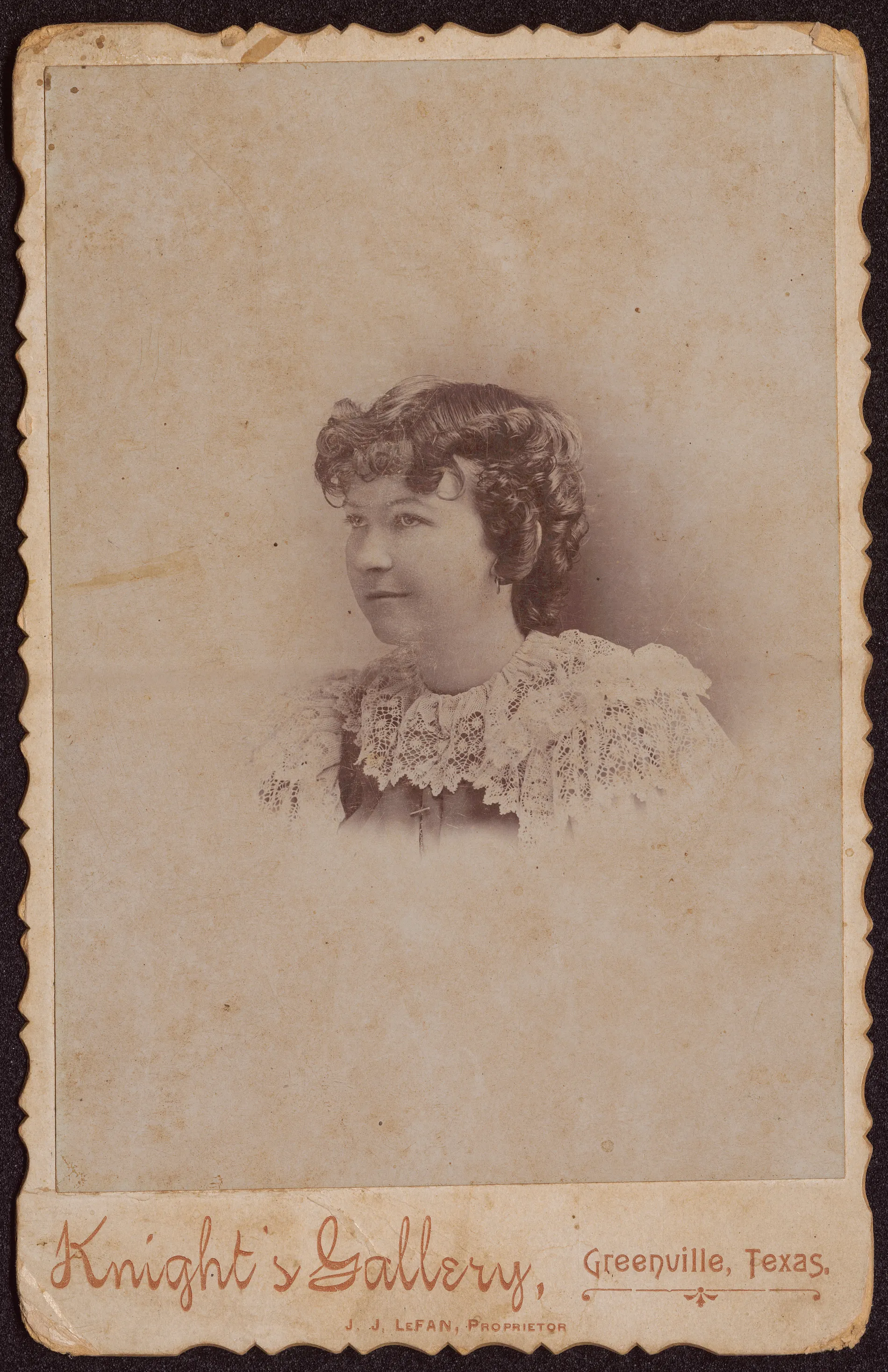 This photograph depicts Nannie Swann around the age of 16.
