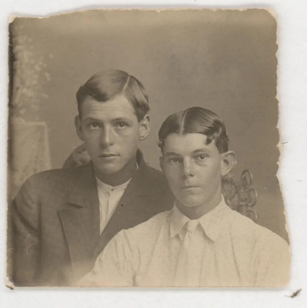 This is a candid snapshot of Arthur Waddle and another unidentified male. This photograph appears to be from the same session as others in this series. Arthur Waddle and Mable Swann later married.